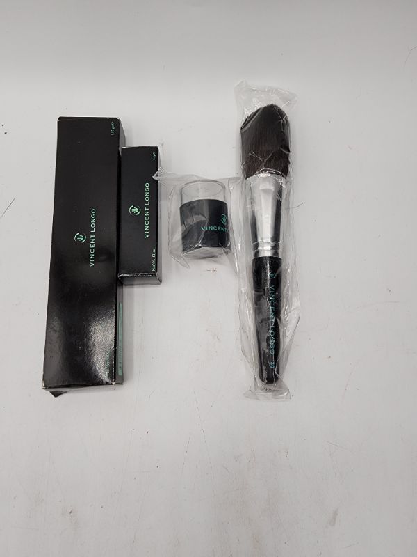 Photo 1 of 4 Pack Vincent Longo Set 1 Pencil Sharpener 1 Brush 1 Lipstick and 1 Lip Pencil 
