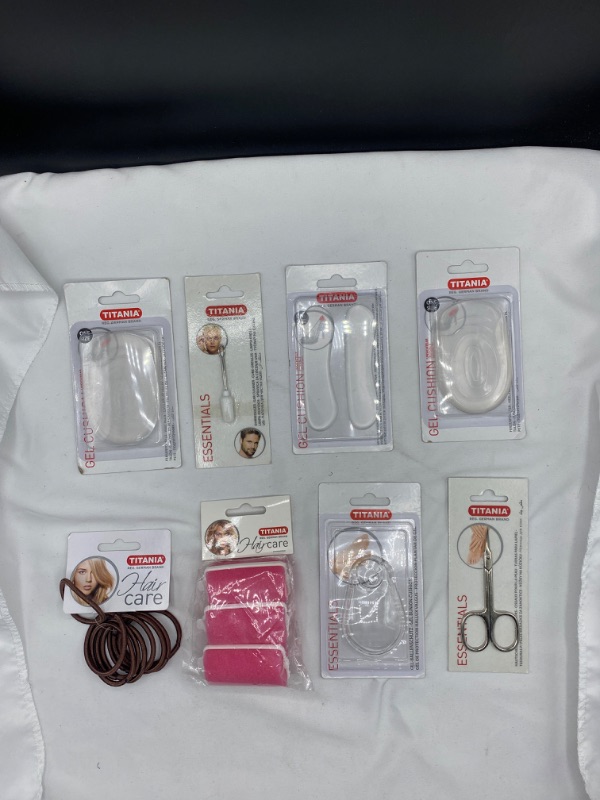 Photo 1 of Titania Miscellaneous Hair Tools & Accessories Lot