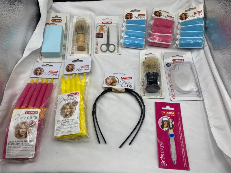 Photo 2 of Titania Miscellaneous Hair Tools & Accessories Lot