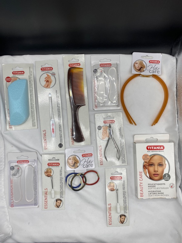 Photo 1 of Titania Miscellaneous Hair Tools & Accessories Lot