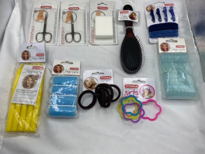 Photo 1 of Miscellaneous Variety Brand Name Cosmetics Including (Titania Miscellaneous Hair Lot)  