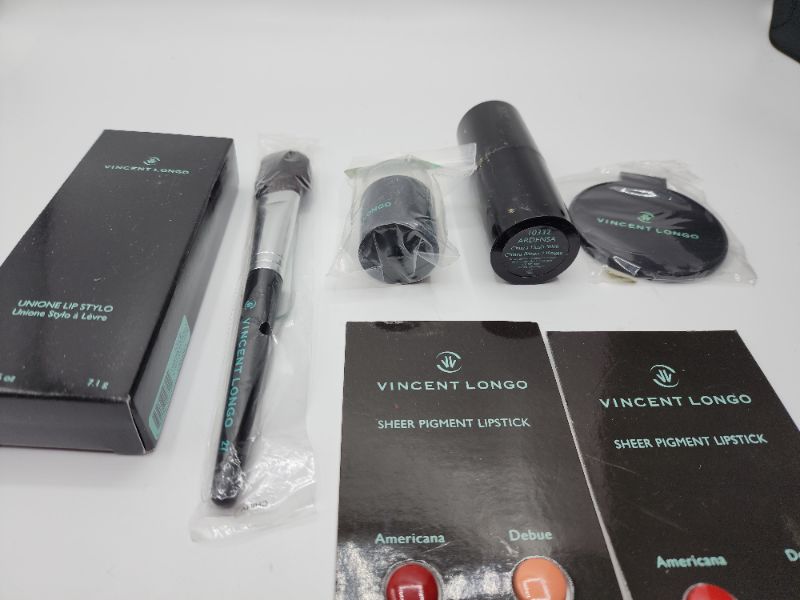 Photo 2 of Vincent Longo 7pc Makeup Set