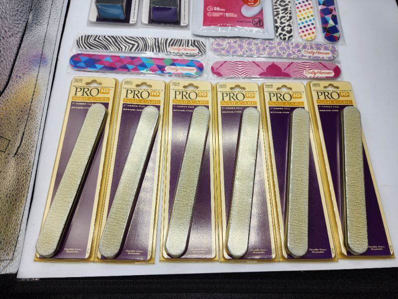 Photo 3 of 16 Pack Nail Items, 2 Buffers, 1 Foot Mask, 7 Regular Grit files, 6 Pro 10 Nail Files New 