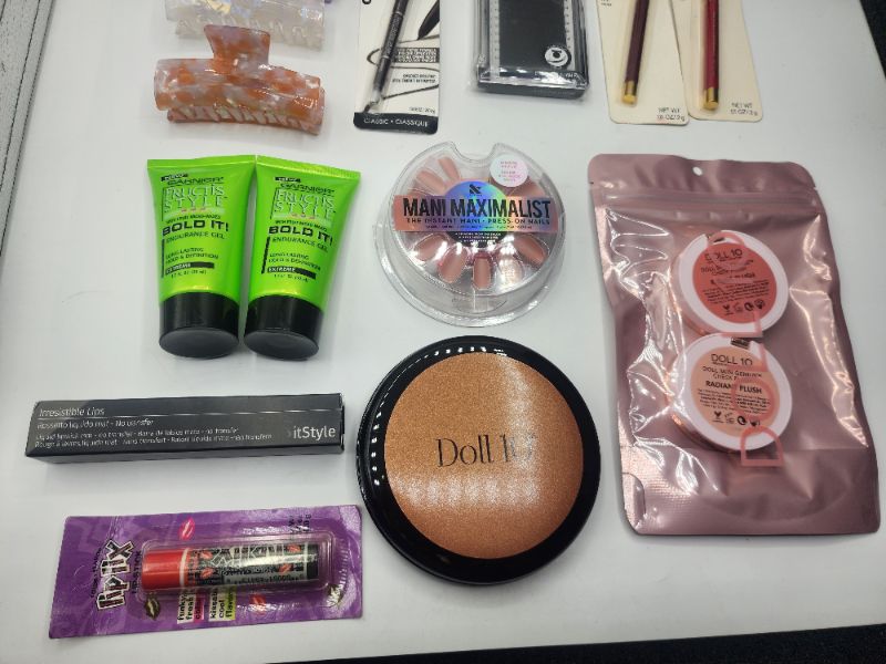 Photo 2 of Miscellaneous Brand Name Cosmetics New 