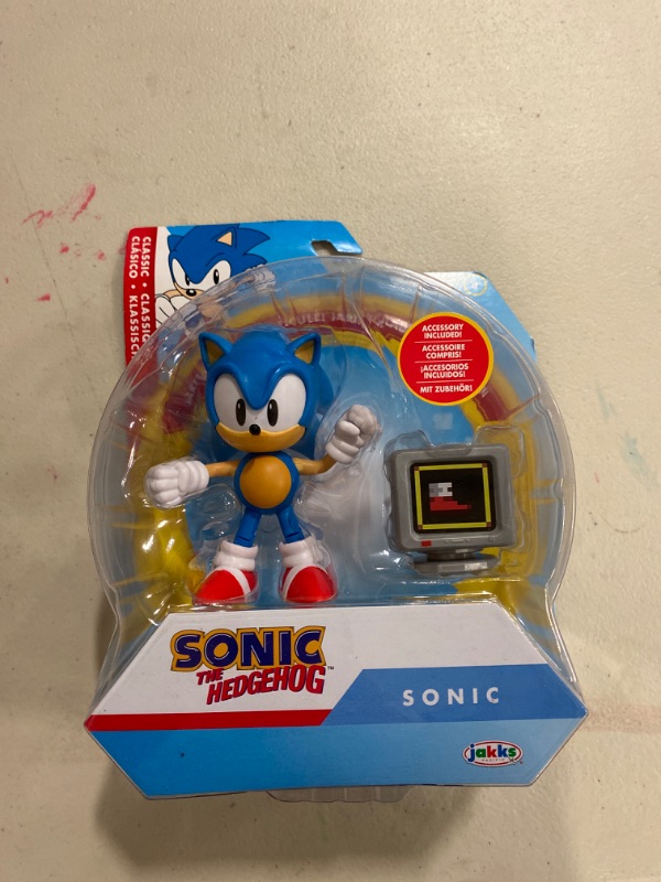 Photo 2 of Sonic 4 Inch Classic Sonic Articulated Figure with Accessory
