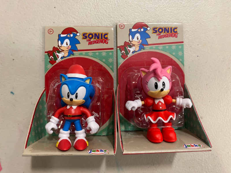 Photo 1 of Sonic the Hedgehog & Amy Holiday Mini Figure
