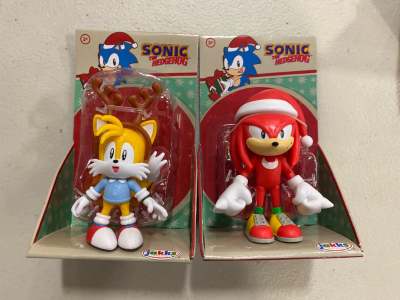 Photo 1 of Sonic the Hedgehog Knuckles & TailsHoliday Mini Figure