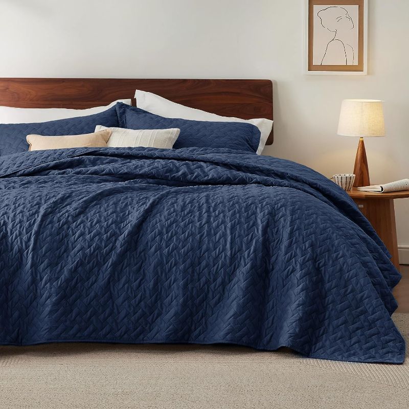 Photo 1 of Bedsure Queen Quilt Bedding Set - Lightweight Summer Quilt Full/Queen - Navy Bedspreads Queen Size - Bedding Coverlets for All Seasons (Includes 1 Quilt, 2 Pillow Shams)
