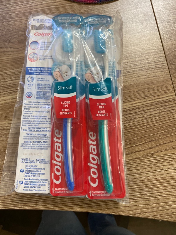 Photo 3 of Colgate Toothbrush Slimsoft Ultra Soft Pack 5 pack 