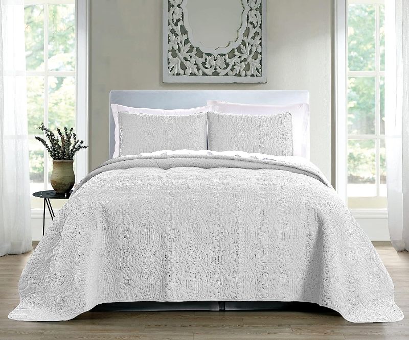 Photo 2 of Pure Bedding Quilt Set King/California King Size White - Oversized Bedspread - Soft Microfiber Lightweight Coverlet for All Season - 3 Piece Includes 1 Quilt and 2 Shams, Geometric Pattern
