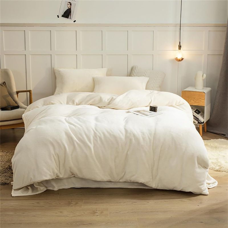 Photo 1 of Cottonight White Velvet Comforter Set Queen Plush Fluffy Bedding Comforter Set Full Warm Cozy Super Soft Heavyweight Flannel Comforter Set with 2 Pillowcases Soft Comfy
