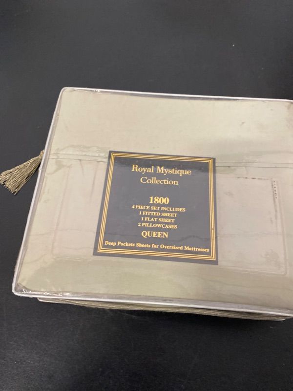 Photo 1 of Royal Collection 1800  Queen Egyptian Cotton Bamboo Quality Bed Sheet Set with 2- Fitted, 1 Flat and 2 Queen P/Cases. Wrinkle Free Shrinkage Free (QUEEN, LIGHT GREEN/ OLIVE)