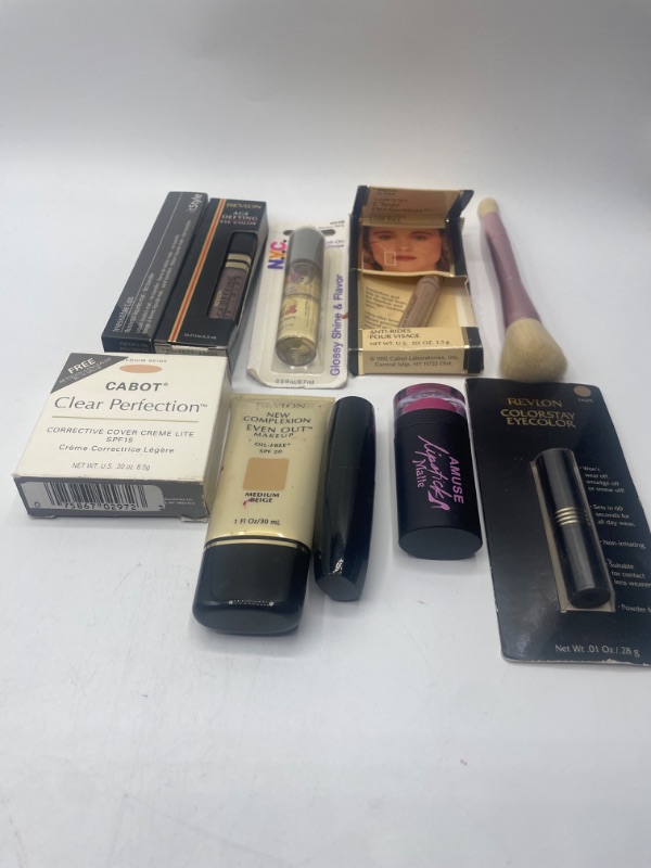 Photo 2 of Miscellaneous variety makeup brand Name cosmetics including ( Cabots , Revlon ,It Style, N.Y.C & DISCONTINUED MAKEUP ITEMS)