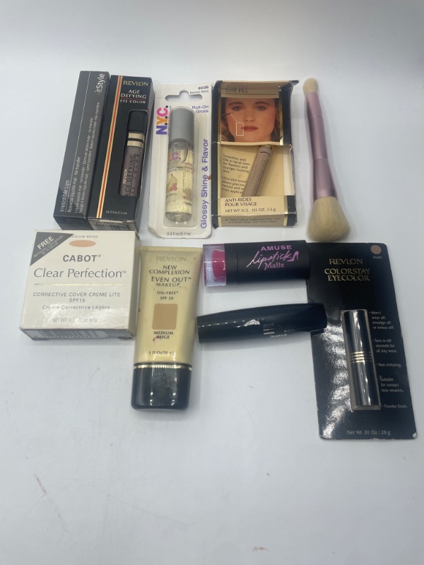 Photo 1 of Miscellaneous variety makeup brand Name cosmetics including ( Cabots , Revlon ,It Style, N.Y.C & DISCONTINUED MAKEUP ITEMS)