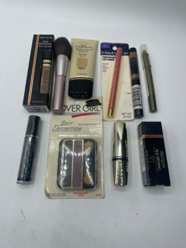 Photo 2 of Miscellaneous variety makeup brand Name cosmetics including ( Maybelline , Revlon ,It Style, COVERGIRL & DISCONTINUED MAKEUP ITEMS)