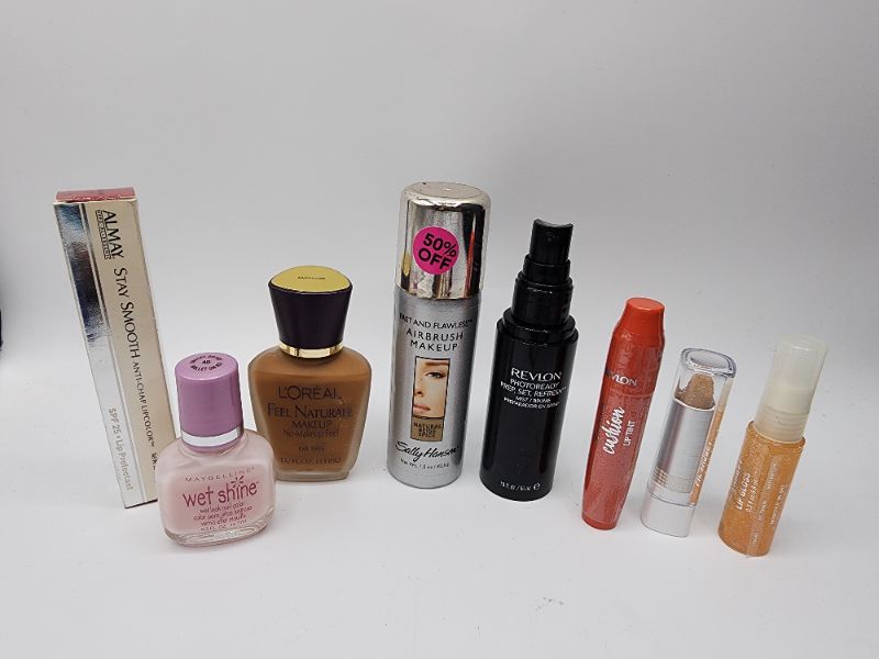 Photo 3 of Miscellaneous Variety Brand Name Cosmetics Including (( Loreal, Almay, Sally Hanson,Revlon, La Girl, Mally)) Including Discontinued Makeup Products