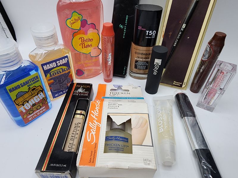 Photo 2 of Miscellaneous Variety Brand Name Cosmetics Including (( Sally Hanson, Tonka, Vincent Longo, ItStyle,, Revlon, Blossom, Covergirl)) Including Discontinued Makeup Products