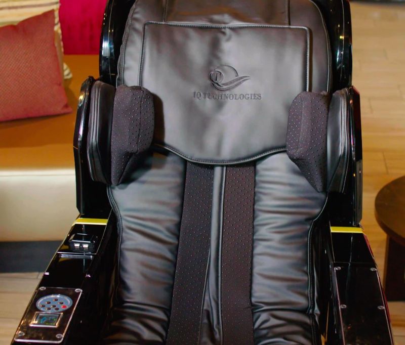 Photo 2 of Commercial Massage Chair In Home Use Compatible for Vending 3rd Party CC Processing 1 Year Warranty New in Box See Notes