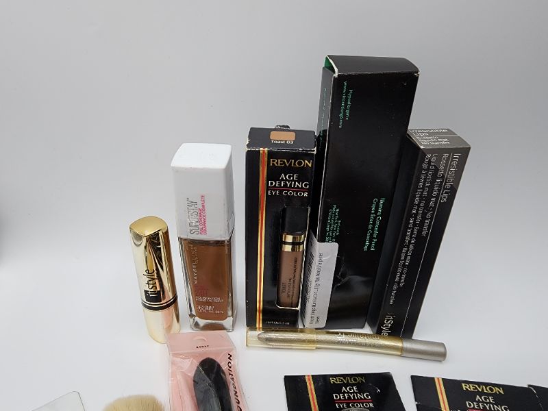 Photo 3 of Miscellaneous Variety Brand Name Cosmetics Including (( Revlon, Elf, Itstyle, Vincent Longo, Mally, Maybelline)) Including Discontinued Makeup Products 