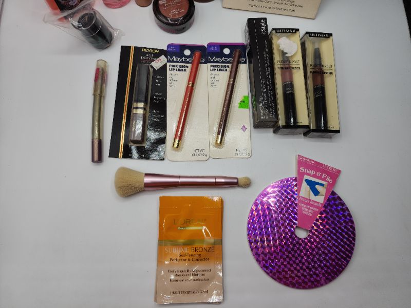 Photo 3 of 20 Piece Miscellaneous Variety Brand Name Cosmetics Including (( Sally Handsen, Maybelline, Loreal, ItStyle, Covergirl, Cabots, Vincent Longo, Mally  )) Including Discontinued Makeup Products 

