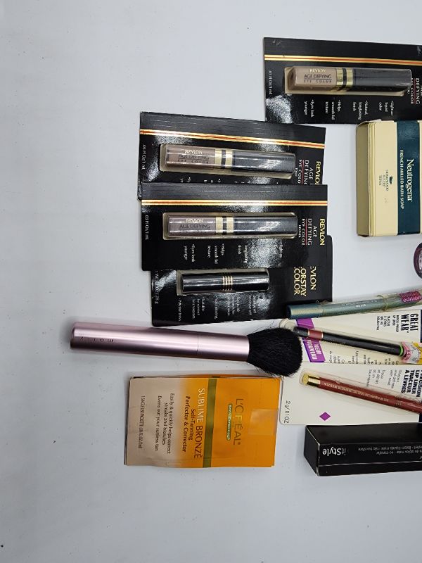 Photo 2 of Miscellaneous Variety Brand Name Cosmetics Including ((  )) Including Discontinued Makeup Products 