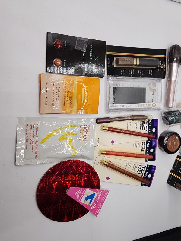 Photo 2 of Miscellaneous Variety Brand Name Cosmetics Including ((  )) Including Discontinued Makeup Products 