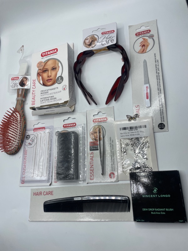 Photo 1 of Miscellaneous Titania Beauty And Hair Accesories Set 