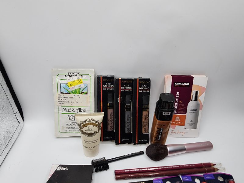 Photo 3 of Miscellaneous Variety Brand Name Cosmetics Including (( Loreal, Kirkland, Cabot, It Style, Revlon, Maybelline, Mally, Jordana, Sally Hanson)) Including Discontinued Makeup Products