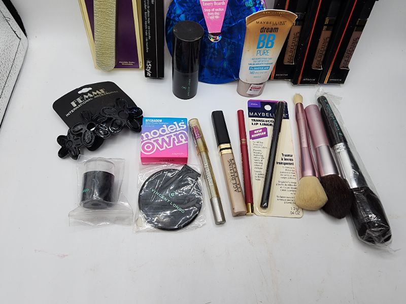 Photo 3 of Miscellaneous Variety Brand Name Cosmetics Including (( Sally Hansen, It Style, Revlon, Models Own , Maybelline, Vincent Longo, Revlon, Mally, Pro10)) Including Discontinued Makeup Products