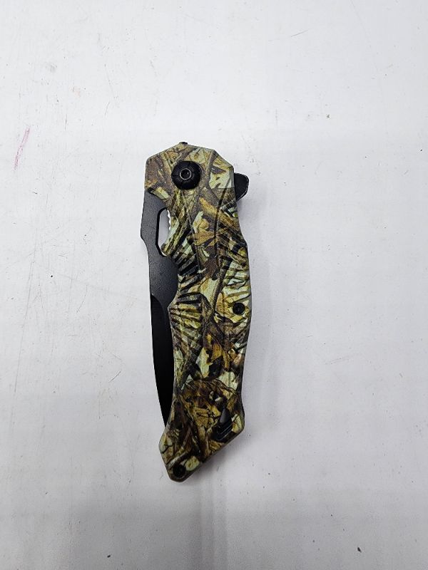 Photo 3 of Camo Pocket Knife