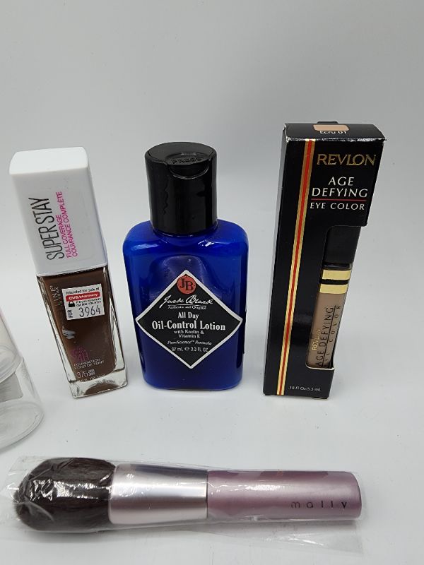 Photo 4 of Miscellaneous Variety Brand Name Cosmetics Including ((ItStyle, Maybelline,Revlonh, Mally, JB)) Including Discontinued Makeup Products 