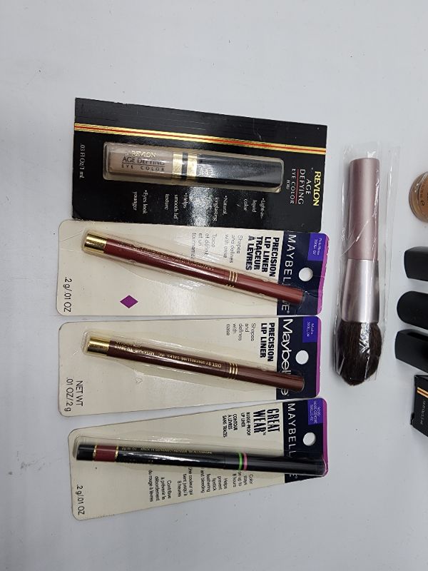 Photo 2 of Miscellaneous Variety Brand Name Cosmetics Including ((Maybelline,Revlon,ItStyle,Mally,Savvy))  Including Discontinued Makeup Products 