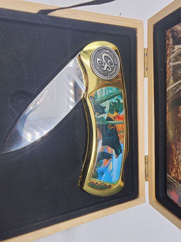 Photo 2 of Black Bear 4" Collaetable Pocket Knife Gold Oak Gift Box 