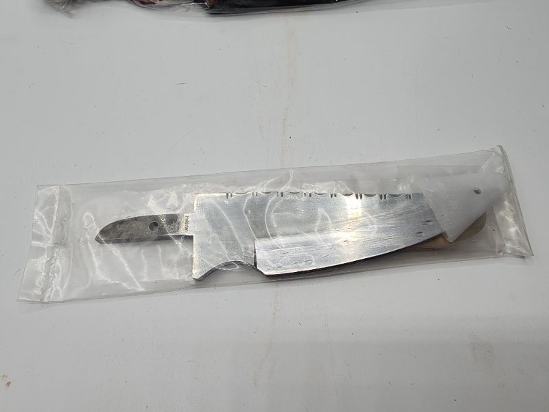 Photo 1 of 7 Inch Damascus Replacemrnt Blade with Guard 