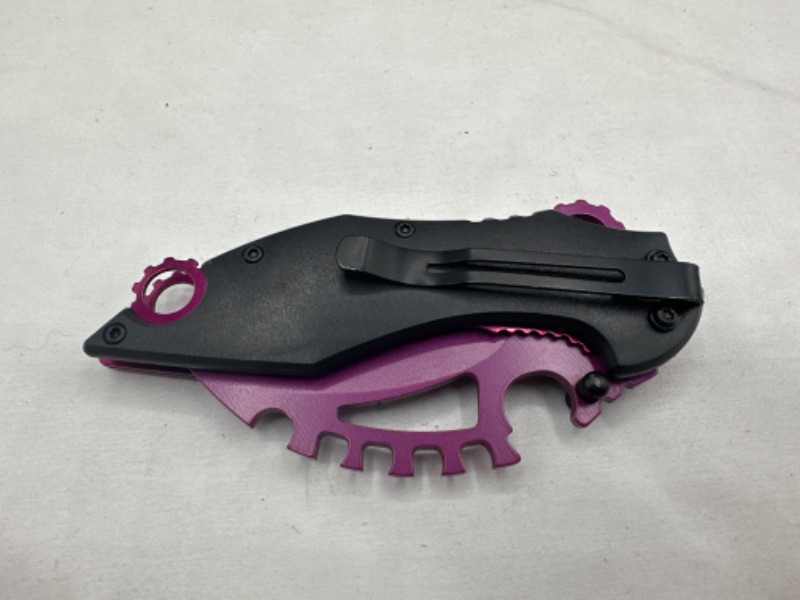 Photo 3 of Pink Skull Designed Pocket Knife With Loop Hook