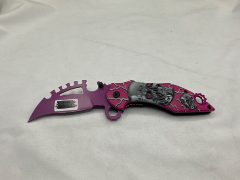 Photo 2 of Pink Skull Designed Pocket Knife With Loop Hook