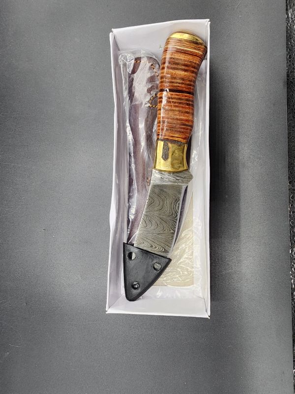 Photo 2 of 8.5"  Damascus Stacked Leather Skinning Knife