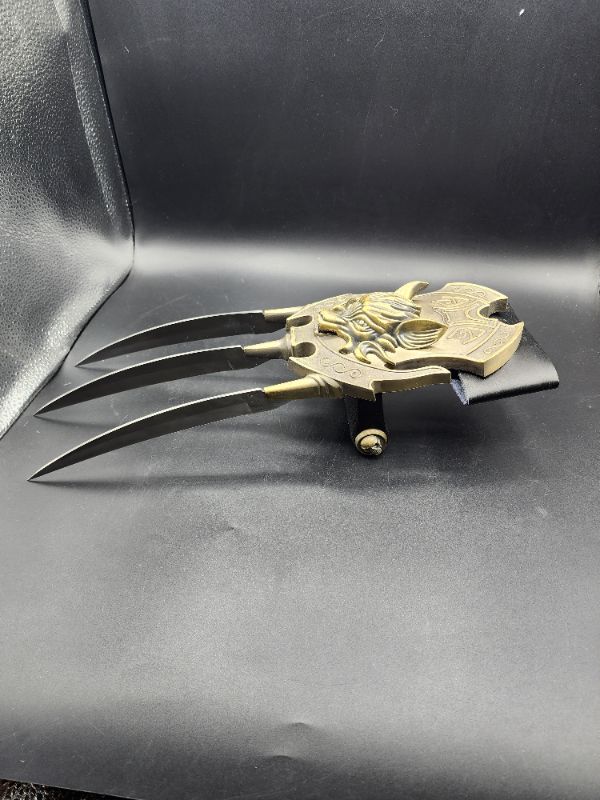 Photo 3 of 15" Fantasy Metal Wolf Hand Claw with Wolf Head Guard Movie