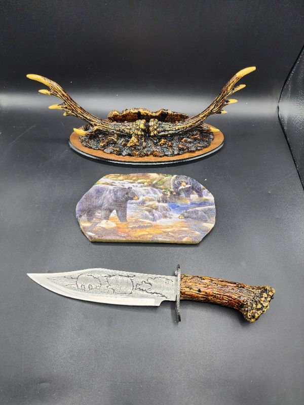 Photo 3 of BearsBowie Knife & antler Display Set, Reversable Plate