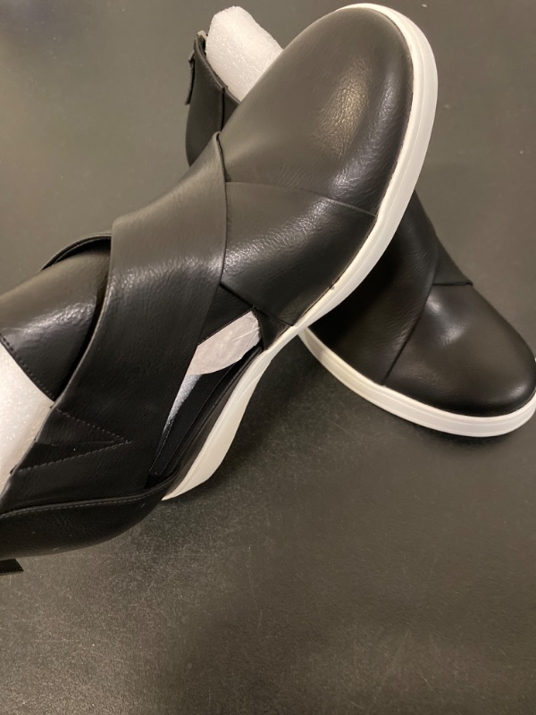 Photo 1 of Womens Black Slip On Criss Cross Cut Out Wedge Heel Sneakers.Size 8 
