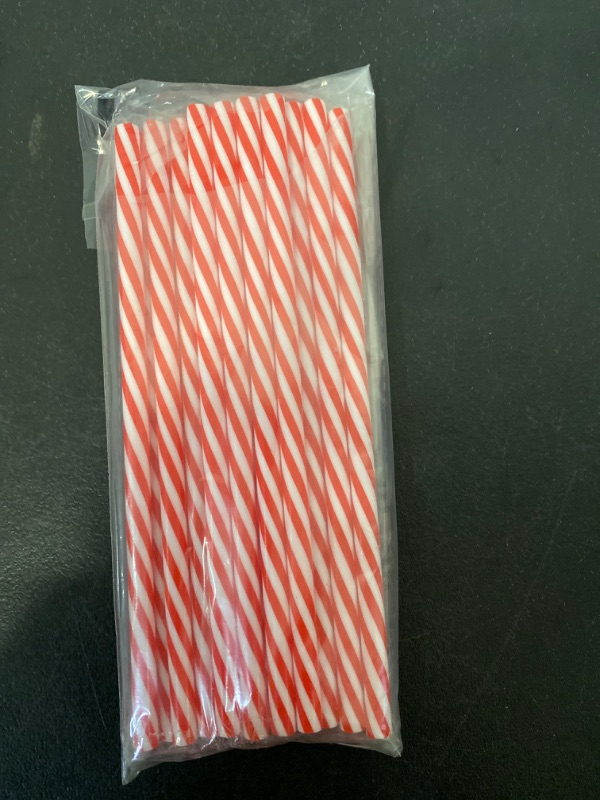 Photo 3 of 20 Pcs 9 Inch Red and White Striped Straws Reusable Plastic Straws Red Striped Hard Drinking Straws Unbreakable Mason Jar Straws for Christmas Party Decoration Supplies
