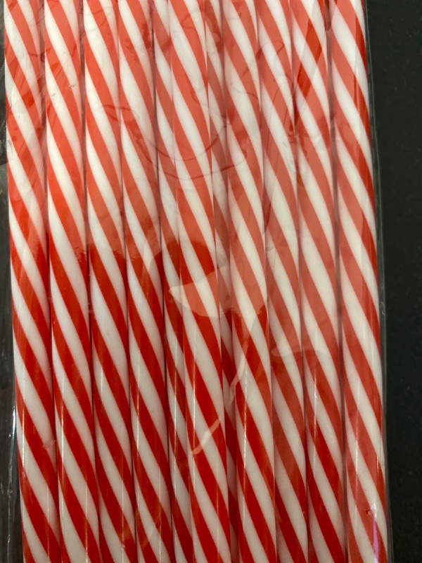 Photo 2 of 20 Pcs 9 Inch Red and White Striped Straws Reusable Plastic Straws Red Striped Hard Drinking Straws Unbreakable Mason Jar Straws for Christmas Party Decoration Supplies
