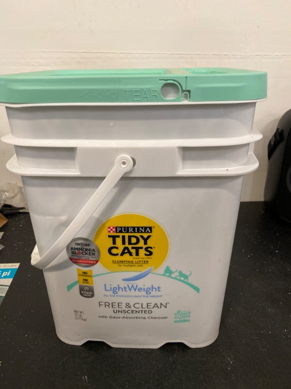 Photo 2 of Purina® Tidy Cats® Free & Clean Clumping Multi-Cat Clay Cat Litter - Unscented, Lightweight
