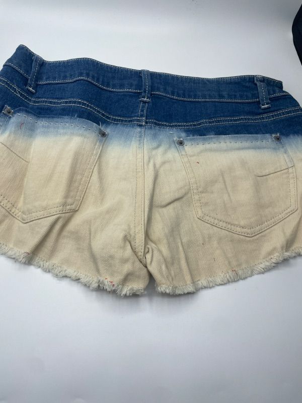 Photo 3 of No boundaries bleach and blue ombre shorts size  1