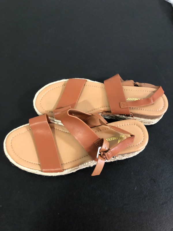 Photo 2 of Women's Roman Style Flat Sandals, Open Round Toe Buckle Strap Shoes, Casual Beach Sandals..