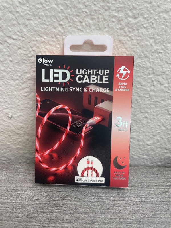 Photo 1 of 3 Foot Iphone Lightning Usb Charger Glows Red