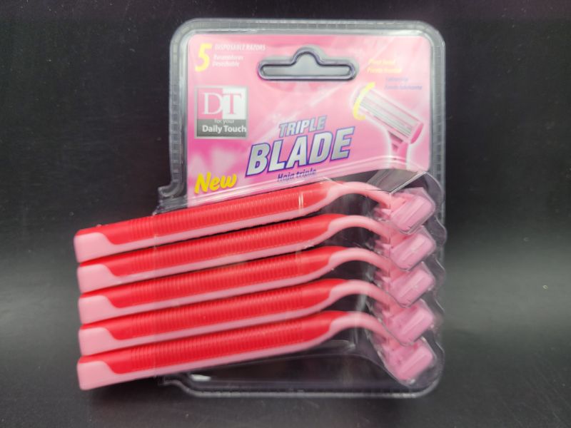 Photo 1 of (6 pack) For Your Daily Touch Triple Blade Disposable Razor with Pivot Head 5 Count