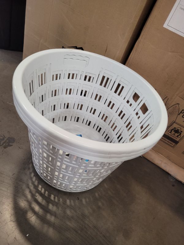 Photo 3 of CLOROX Round Landry Basket 1 Bushel/ 35 Liters 3 Count White