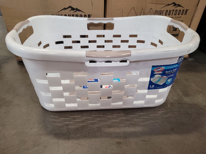 Photo 3 of Clorox Sort'N Fold, Plastic Laundry Basket With Sorter, 1.8 Bushels
