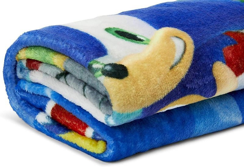 Photo 3 of Sonic The Hedgehog Sonic & Tails Large Fleece Throw Blanket
